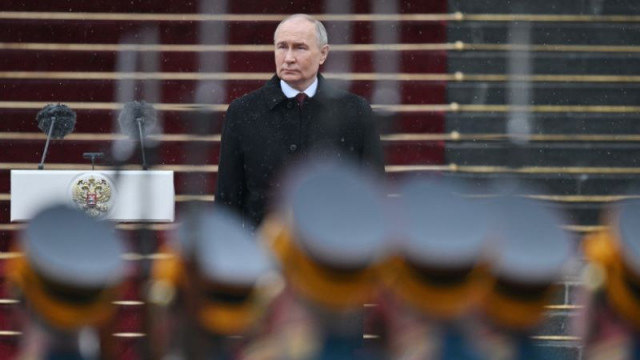 Руският президент Владимир Путин започна петия си мандат като президент на